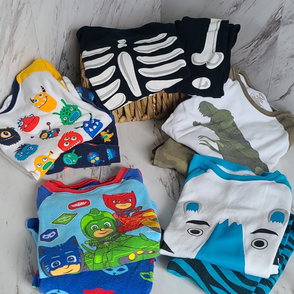 5 Pairs of Pajamas